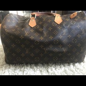 Louis Vuitton speedy bag
